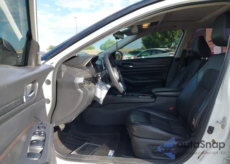 2020 Nissan Altima Sr Vc-Turbo Fwd z USA, uszkodzony, nr VIN 1N4AL4CV2LC147858